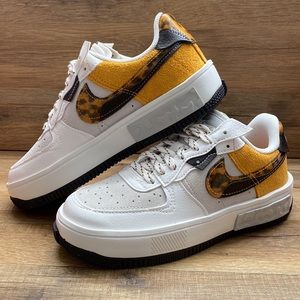 NIKE AIR FORCE 1 BRAND NEW